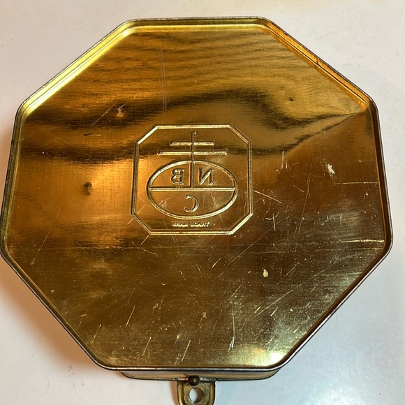 Vintage Nabisco Cookie Tin with snowy winter cabin scene 1930s-40s - Picture 11 of 12